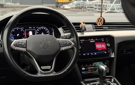Volkswagen Passat B8 рестайлинг, 2021 год, 3 350 000 рублей, 8 фотография