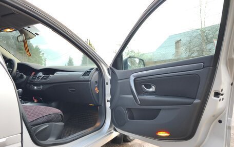 Renault Laguna III рестайлинг, 2009 год, 770 000 рублей, 24 фотография