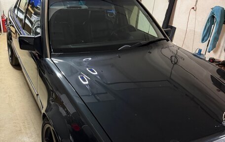 Mercedes-Benz E-Класс, 1992 год, 5 000 000 рублей, 2 фотография