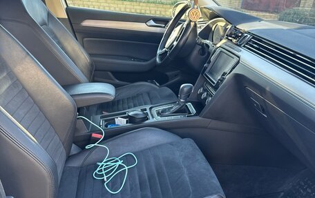 Volkswagen Passat B8 рестайлинг, 2017 год, 2 700 000 рублей, 2 фотография