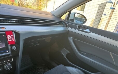 Volkswagen Passat B8 рестайлинг, 2017 год, 2 700 000 рублей, 4 фотография