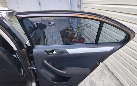 Volkswagen Jetta VI, 2011 год, 850 000 рублей, 15 фотография