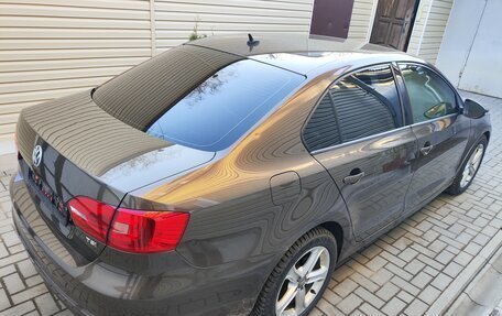 Volkswagen Jetta VI, 2011 год, 850 000 рублей, 24 фотография