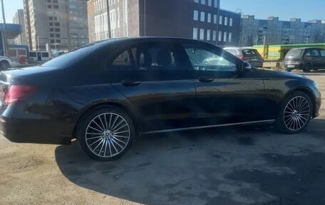 Mercedes-Benz E-Класс, 2018 год, 2 100 000 рублей, 5 фотография