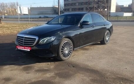 Mercedes-Benz E-Класс, 2018 год, 2 100 000 рублей, 7 фотография