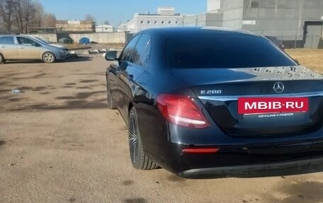 Mercedes-Benz E-Класс, 2018 год, 2 100 000 рублей, 6 фотография