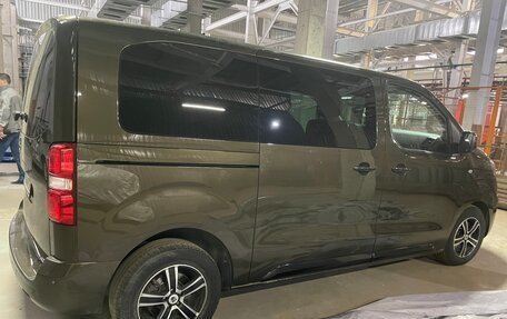 Opel Zafira Life I, 2020 год, 2 850 000 рублей, 5 фотография