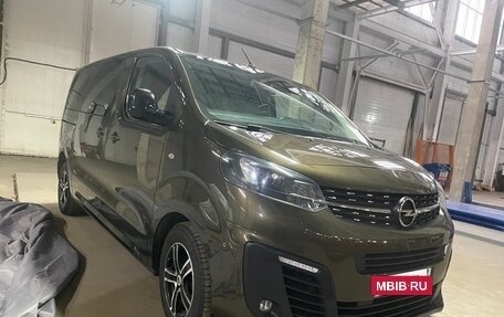 Opel Zafira Life I, 2020 год, 2 850 000 рублей, 3 фотография