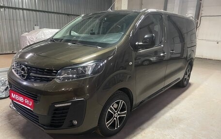 Opel Zafira Life I, 2020 год, 2 850 000 рублей, 2 фотография