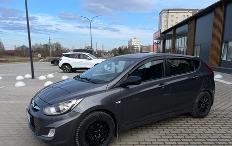 Hyundai Solaris II рестайлинг, 2011 год, 610 000 рублей, 4 фотография