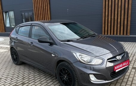 Hyundai Solaris II рестайлинг, 2011 год, 610 000 рублей, 3 фотография