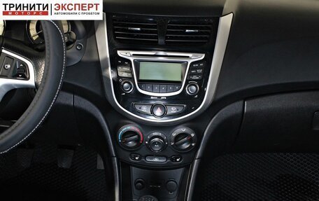 Hyundai Solaris II рестайлинг, 2012 год, 897 000 рублей, 12 фотография