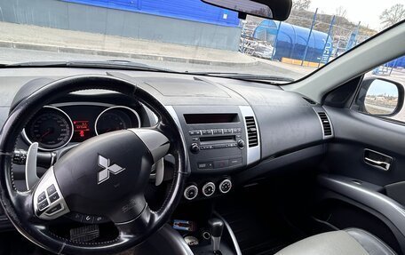 Mitsubishi Outlander III рестайлинг 3, 2008 год, 1 600 000 рублей, 14 фотография