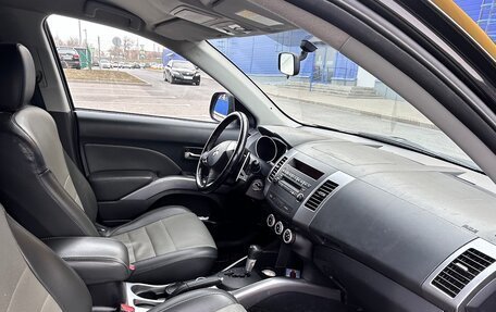 Mitsubishi Outlander III рестайлинг 3, 2008 год, 1 600 000 рублей, 16 фотография