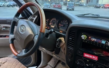 Toyota Land Cruiser 100 рестайлинг 2, 2001 год, 1 250 000 рублей, 16 фотография