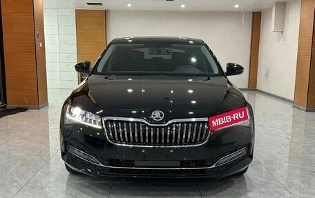 Skoda Superb III рестайлинг, 2025 год, 1 890 190 рублей, 2 фотография