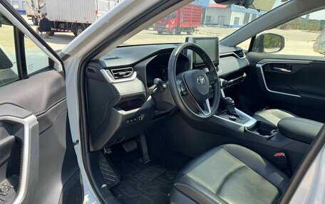 Toyota RAV4, 2019 год, 3 100 000 рублей, 2 фотография