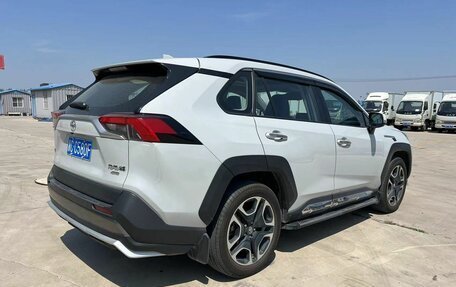 Toyota RAV4, 2019 год, 3 100 000 рублей, 7 фотография