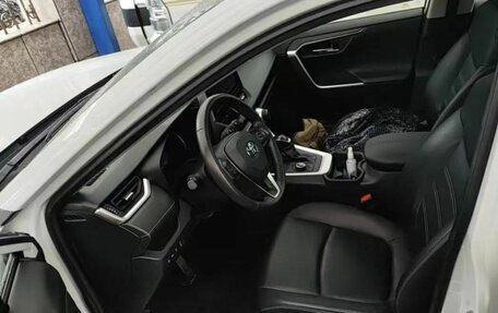 Toyota RAV4, 2019 год, 3 100 000 рублей, 9 фотография