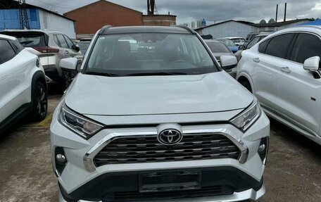 Toyota RAV4, 2019 год, 3 100 000 рублей, 10 фотография