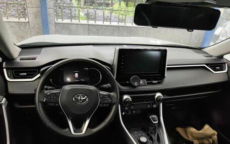 Toyota RAV4, 2019 год, 3 100 000 рублей, 5 фотография