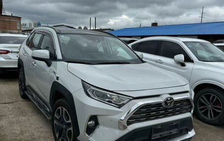 Toyota RAV4, 2019 год, 3 100 000 рублей, 12 фотография
