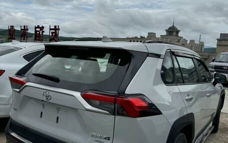 Toyota RAV4, 2019 год, 3 100 000 рублей, 13 фотография