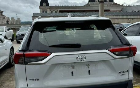 Toyota RAV4, 2019 год, 3 100 000 рублей, 14 фотография