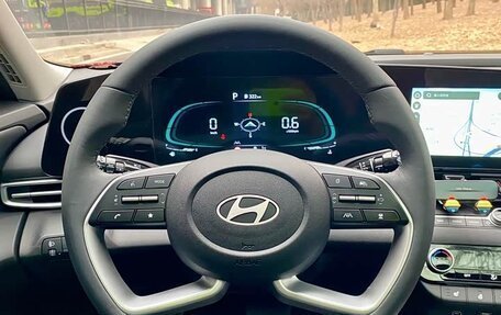 Hyundai Elantra, 2023 год, 1 520 000 рублей, 12 фотография