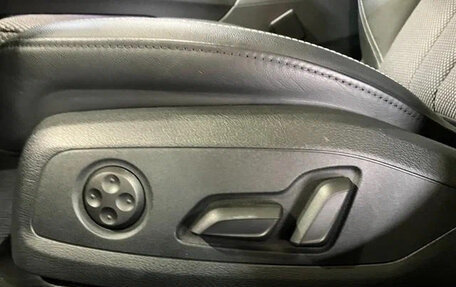 Audi A4, 2017 год, 1 411 027 рублей, 15 фотография