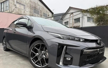 Toyota Prius IV XW50, 2021 год, 1 573 027 рублей, 1 фотография