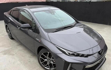 Toyota Prius IV XW50, 2021 год, 1 573 027 рублей, 3 фотография