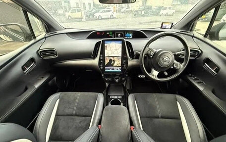 Toyota Prius IV XW50, 2021 год, 1 573 027 рублей, 25 фотография