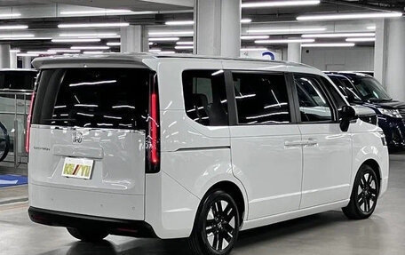 Honda Stepwgn, 2022 год, 1 958 027 рублей, 3 фотография