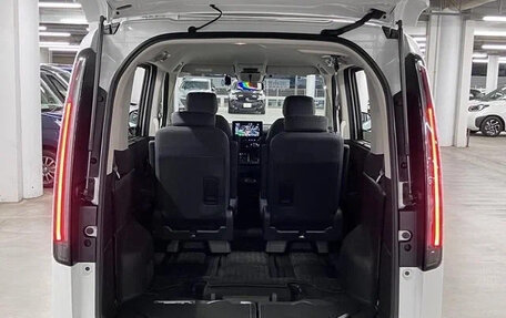 Honda Stepwgn, 2022 год, 1 958 027 рублей, 13 фотография