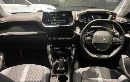 Peugeot 2008 II, 2022 год, 1 350 005 рублей, 6 фотография