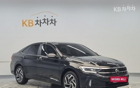 Volkswagen Jetta VII, 2022 год, 1 905 000 рублей, 2 фотография