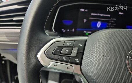 Volkswagen Jetta VII, 2022 год, 1 905 000 рублей, 9 фотография