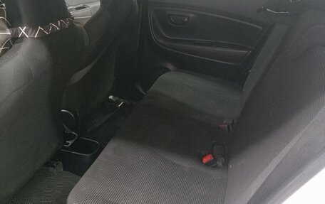 Toyota Vitz, 2017 год, 1 199 000 рублей, 5 фотография