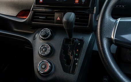 Toyota Sienta II, 2019 год, 1 449 000 рублей, 14 фотография