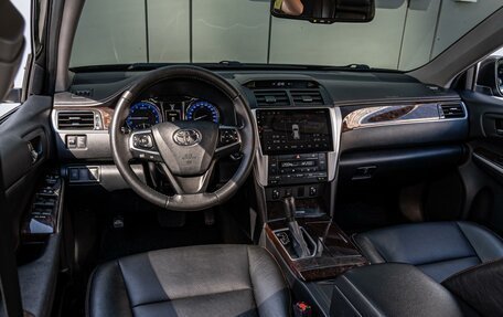 Toyota Camry, 2016 год, 2 320 000 рублей, 6 фотография