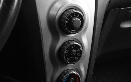 Toyota Yaris III рестайлинг, 2008 год, 569 000 рублей, 12 фотография