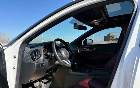 Mazda CX-4, 2023 год, 2 200 000 рублей, 9 фотография