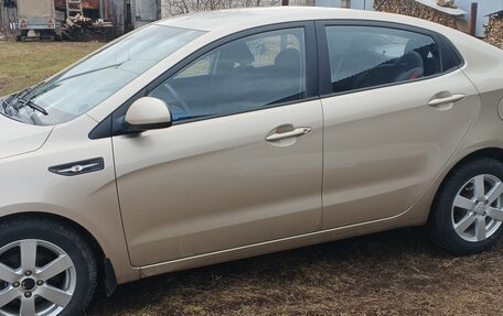 KIA Rio III рестайлинг, 2014 год, 850 000 рублей, 2 фотография