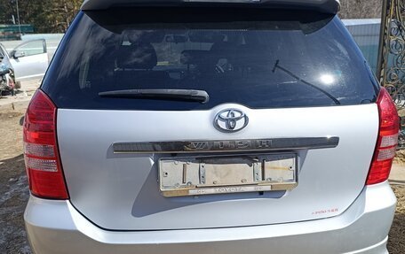 Toyota Wish II, 2003 год, 679 000 рублей, 3 фотография