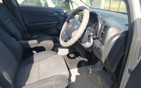 Toyota Wish II, 2003 год, 679 000 рублей, 9 фотография