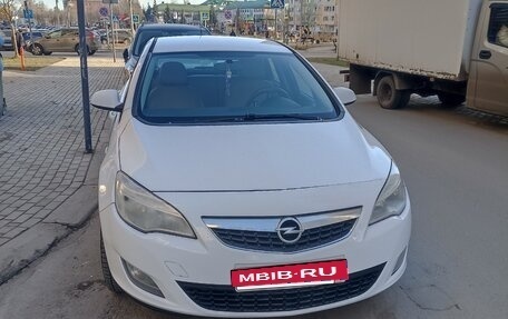 Opel Astra J, 2011 год, 450 000 рублей, 1 фотография