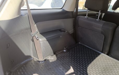 Toyota Wish II, 2003 год, 679 000 рублей, 16 фотография