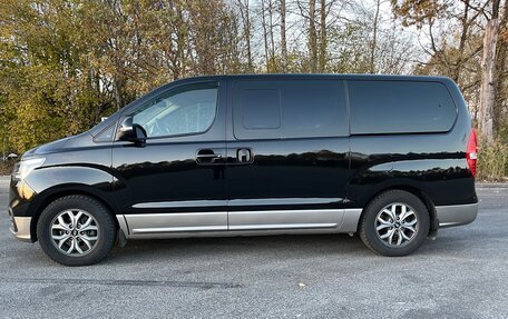 Hyundai H-1 II рестайлинг, 2019 год, 3 000 000 рублей, 3 фотография