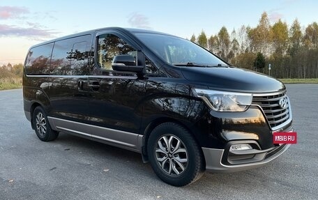Hyundai H-1 II рестайлинг, 2019 год, 3 000 000 рублей, 8 фотография
